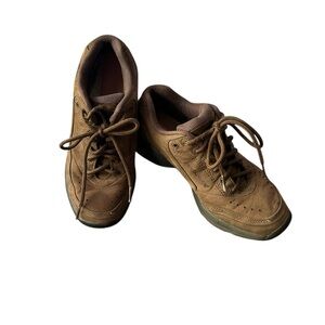 Brown Suede Low-Top Sneakers with Rubber Soles